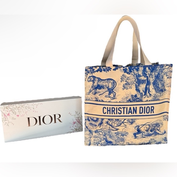 Christian Dior Authentic STRAW Bag w Dior Box - VIP gift with $500 purchase - Picture 1 of 6